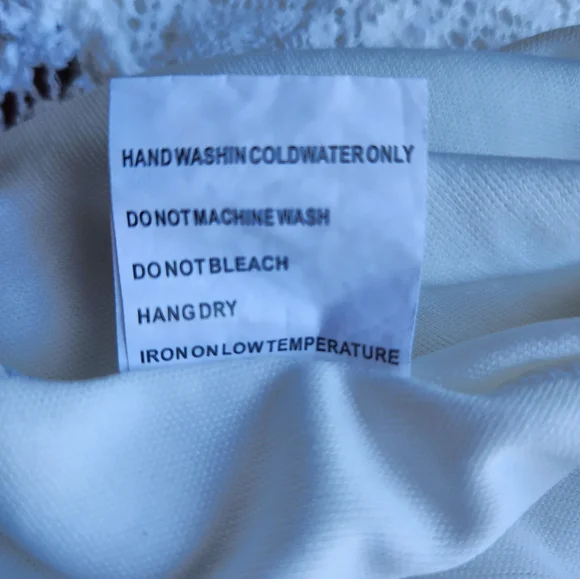 Solitare Crochet Lace Eyelet Cream Tank Small - Picture 10 of 11